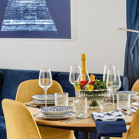 Ari Navy Apartment - High-End Residence Арад Екстериор снимка