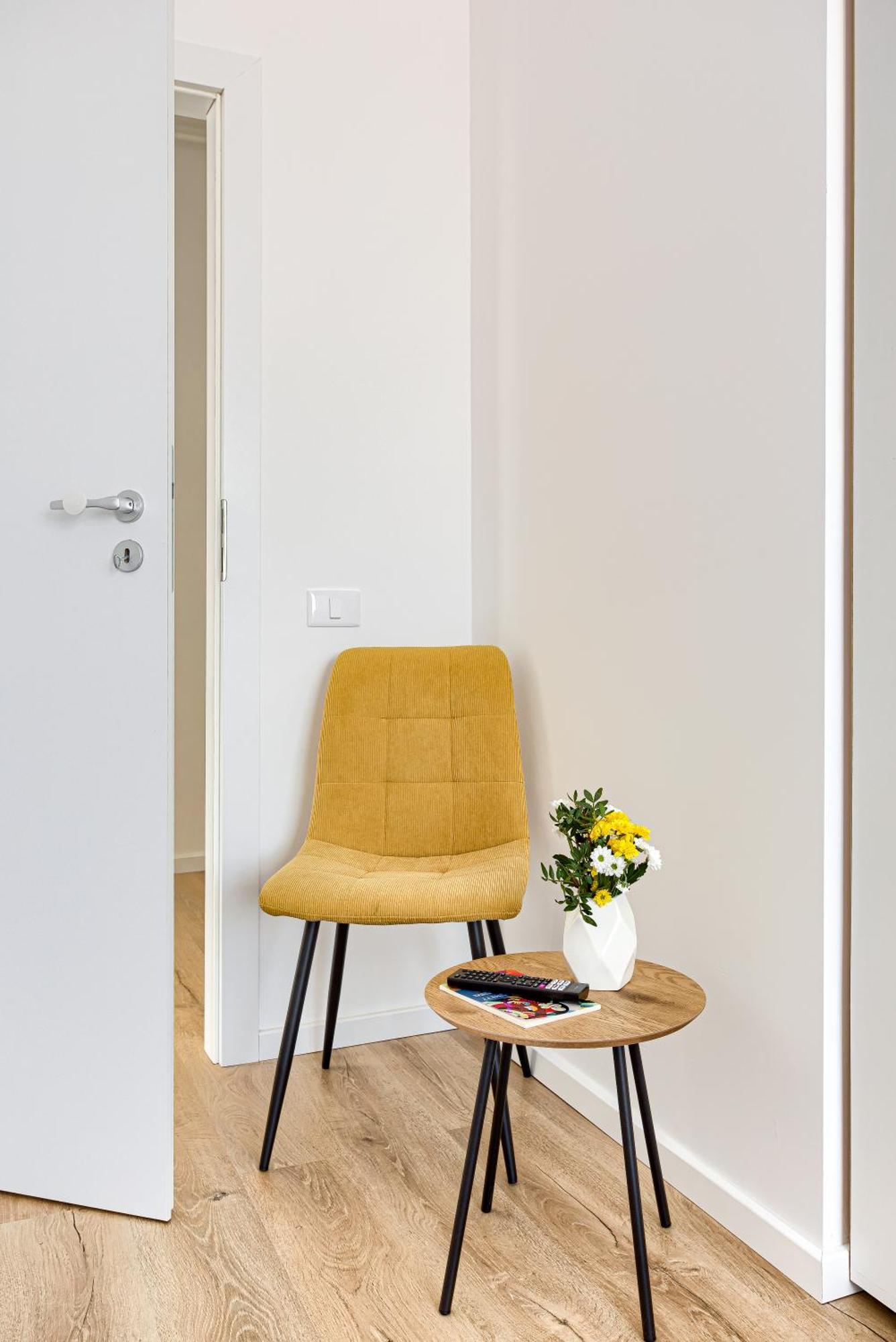 Ari Navy Apartment - High-End Residence Арад Екстериор снимка