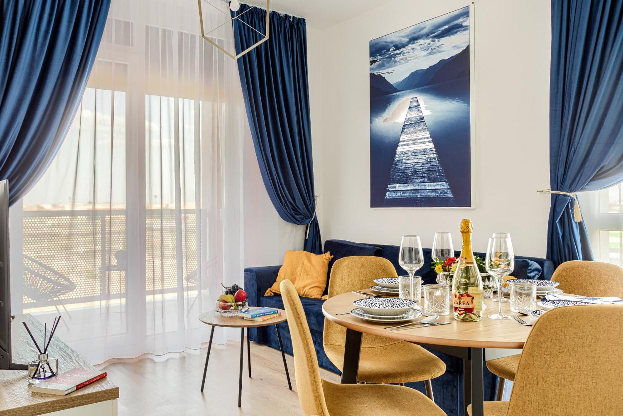 Ari Navy Apartment - High-End Residence Арад Екстериор снимка