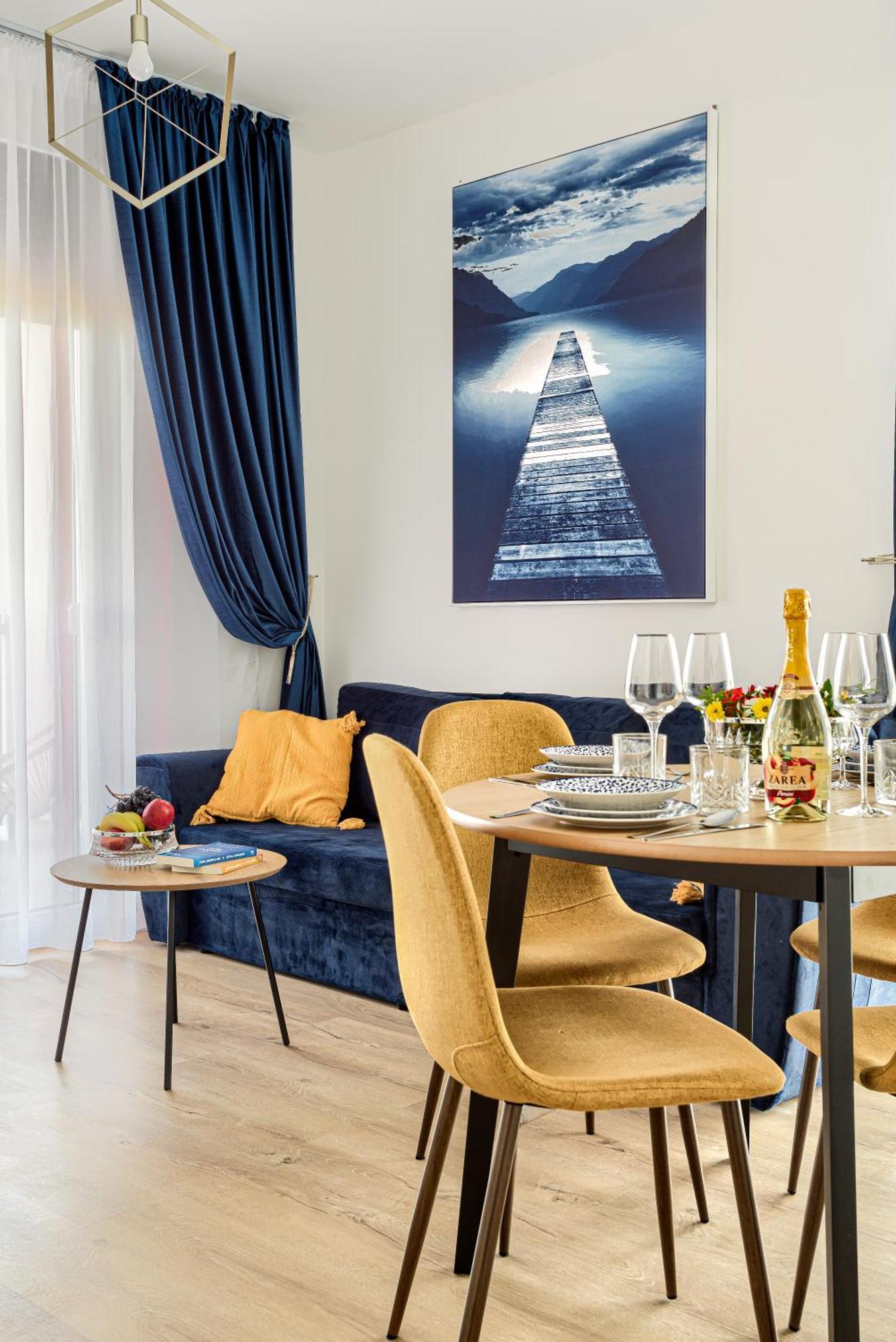 Ari Navy Apartment - High-End Residence Арад Екстериор снимка