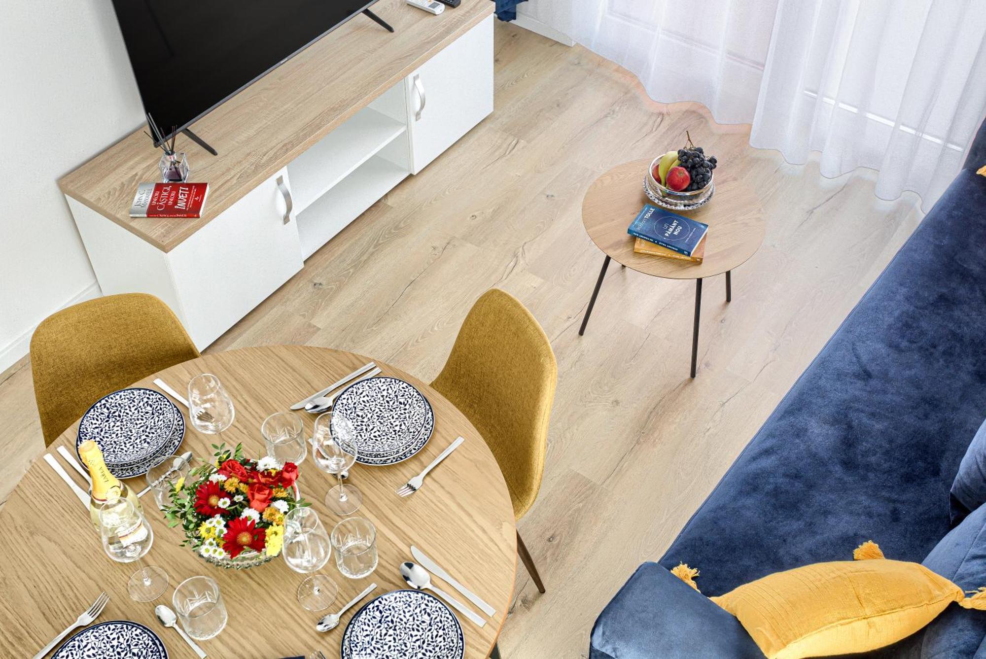 Ari Navy Apartment - High-End Residence Арад Екстериор снимка