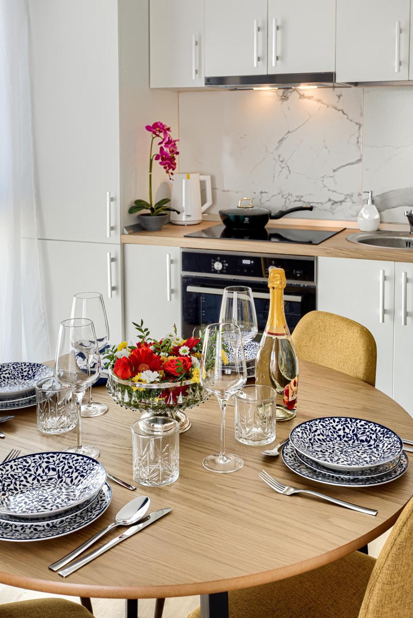 Ari Navy Apartment - High-End Residence Арад Екстериор снимка