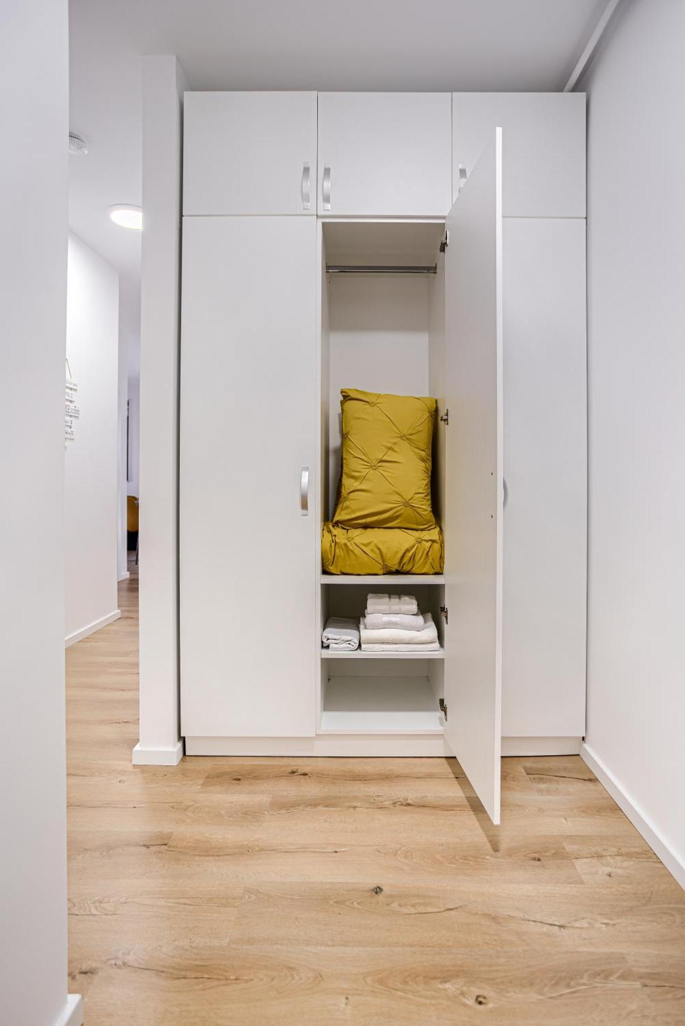 Ari Navy Apartment - High-End Residence Арад Екстериор снимка