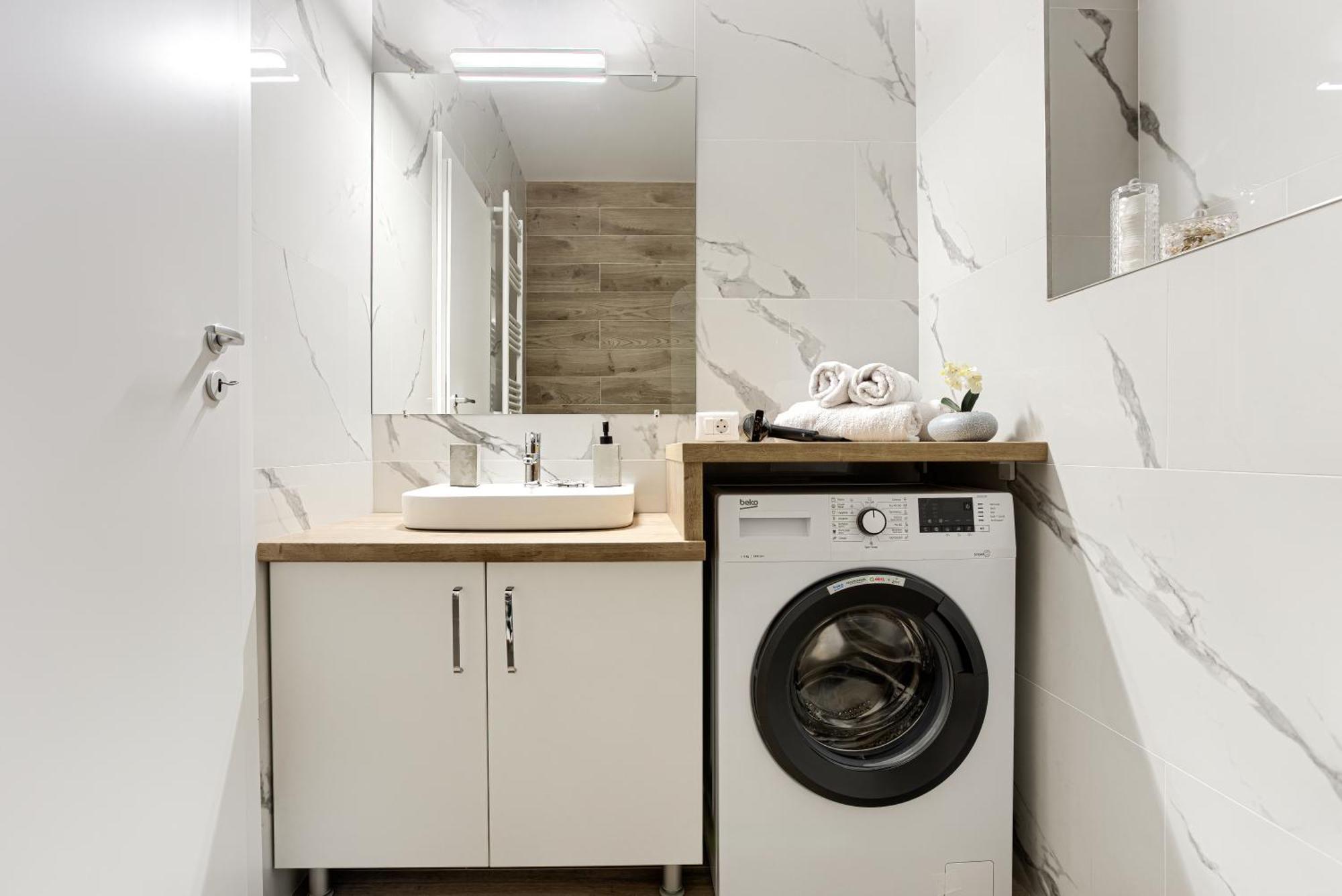 Ari Navy Apartment - High-End Residence Арад Екстериор снимка